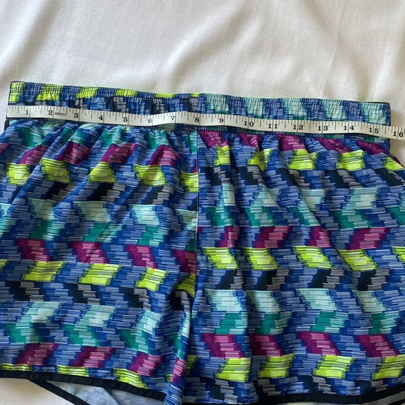 Victoria’s Secret Sport running shorts - Picture 4 of 9